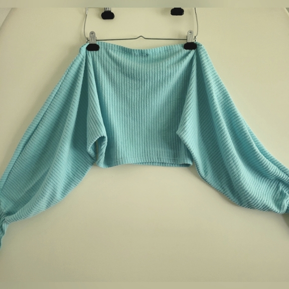 Two Piece Set - Picture 4 of 8